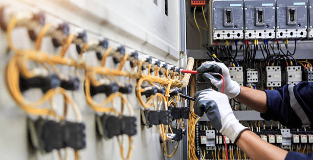 Professional Electrician technician working in Kingsland, GA